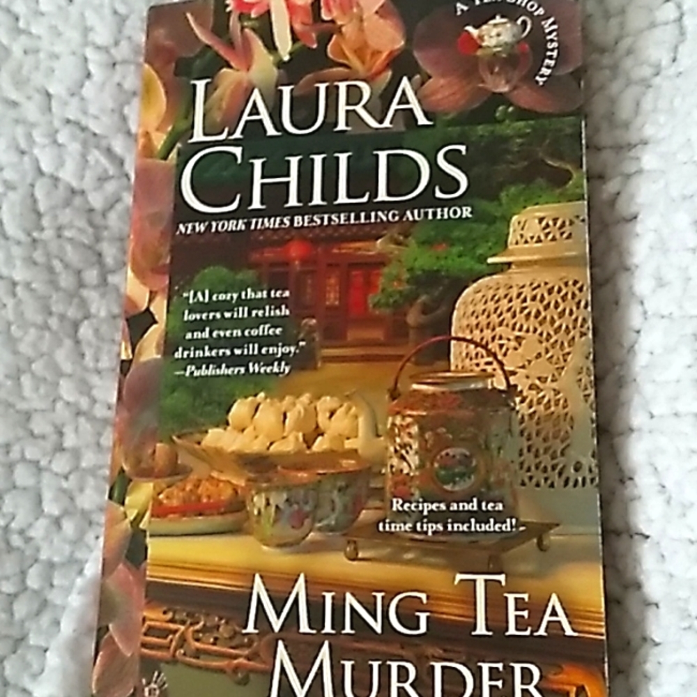 (10/$10) Ming Tea Murder by Laura Childs